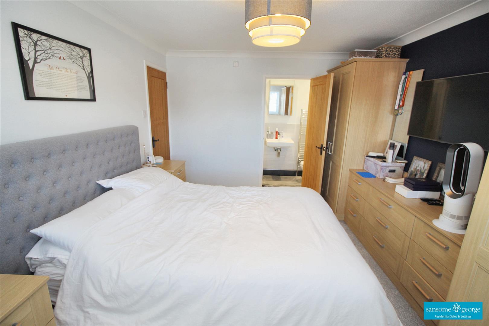 Apple Close, Tilehurst, Reading